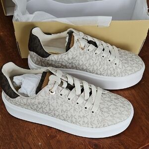 Men's Size 8.5 Michael Kors Cream and Brown Sneakers BRAND NEW